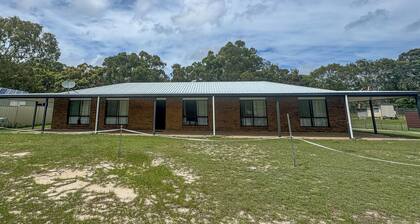 5 BdR House Orchid Beach Fraser Island - sleeps 16 - bring the boats! Full Wifi