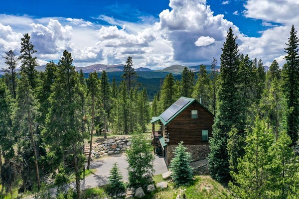 Sneak away to your very own slice of heaven at the Heavenly Homestead Cabin!