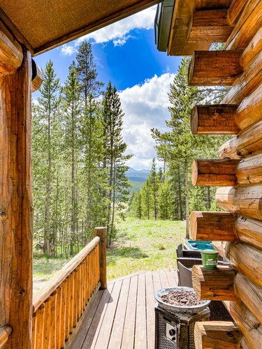 Salt-Water Hot Tub & Telescope Stargazing - Mtn Views, 4 Acres