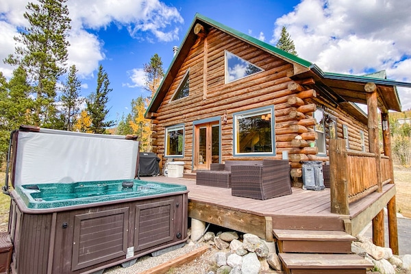 The Heavenly Homestead Cabin offers a secluded, quintessential mountain experience