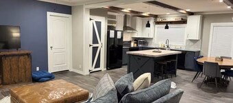 Your happy place at Lake Texoma is minutes away from the lake,marina & boat ramp