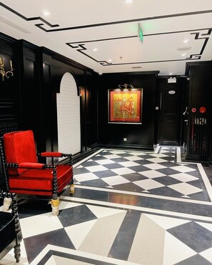 ฝ่ายต้อนรับ