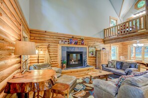 Televisión y chimenea 