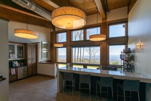 Craig 304 Condo at the Blue Ridge Mountain Club! Luxury studio with great amenities!