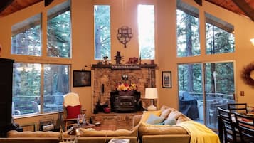 Smart TV, fireplace, DVD player, table football