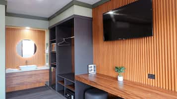 Deluxe Studio Suite