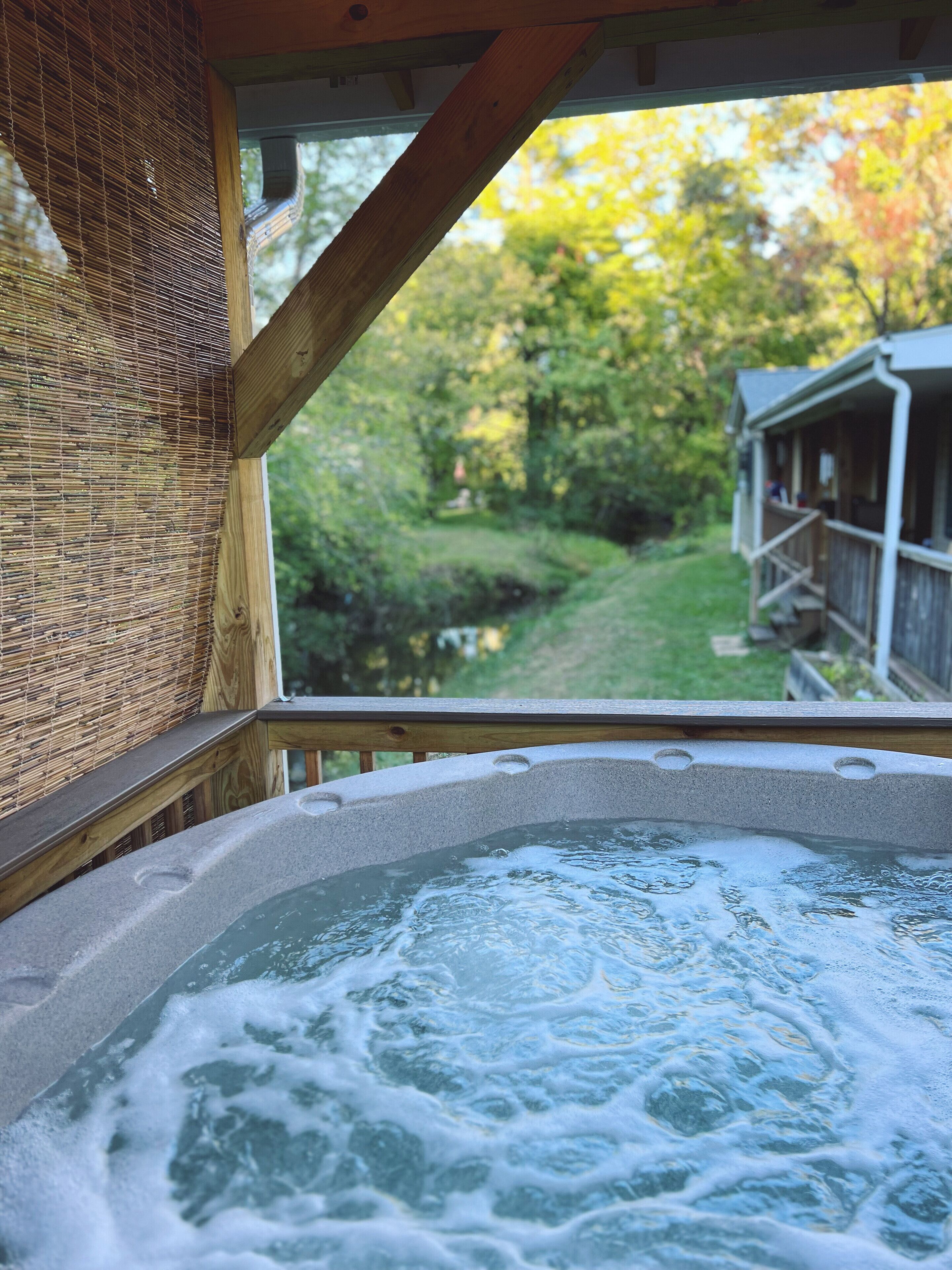 Tina de hidromasaje al aire libre