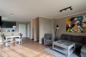 Unclassified image, 3 of 11, button