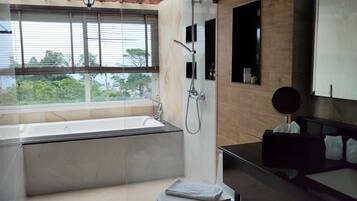 Comfort Villa, 4 Bedrooms | Bathroom