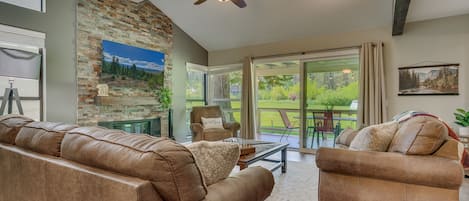 Smart-TV, Kamin, Tischtennisplatte, Stereoanlage