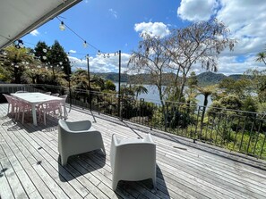 Outdoor dining - Idyllic lake edge property - with own jetty! (Rotorua)