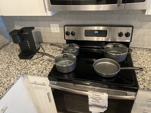 Private kitchen - Spacious Luxury Apt-Home-Great Location 1BR/1BA (Kissimmee)