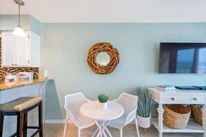 Dining - Your Oceanfront Escape in Destin- Crystal Sands 106B (Destin)
