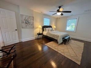 4 bedrooms, desk, iron/ironing board, free WiFi