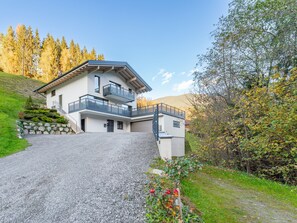Exterior - Attractive penthouse on sunny side (Viehhofen)