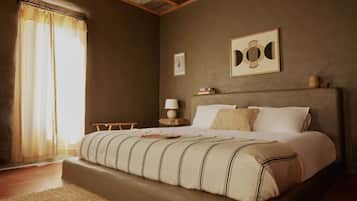 3 bedrooms, internet, bed sheets