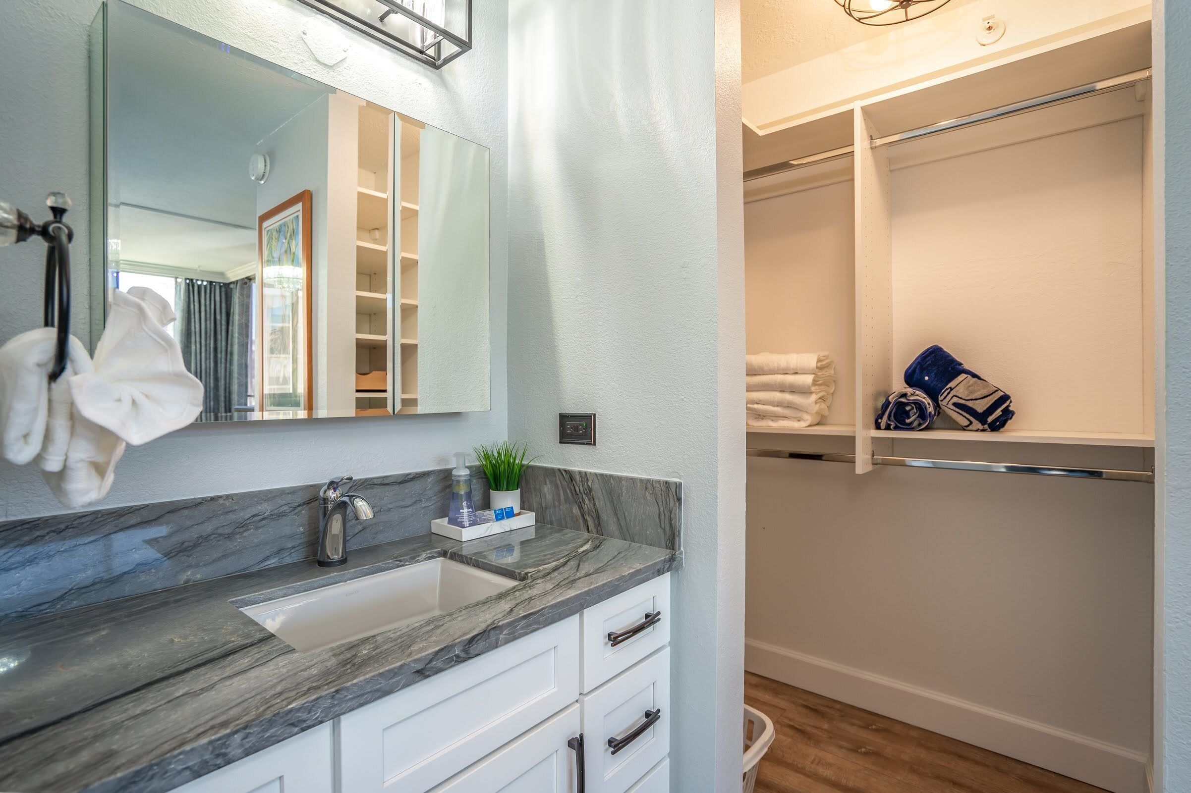 Bathtub, hair dryer, towels, soap