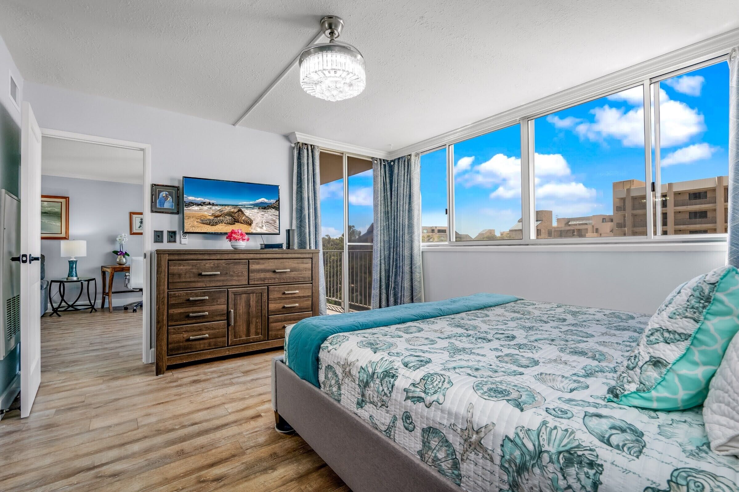 2 bedrooms, desk, iron/ironing board, free WiFi