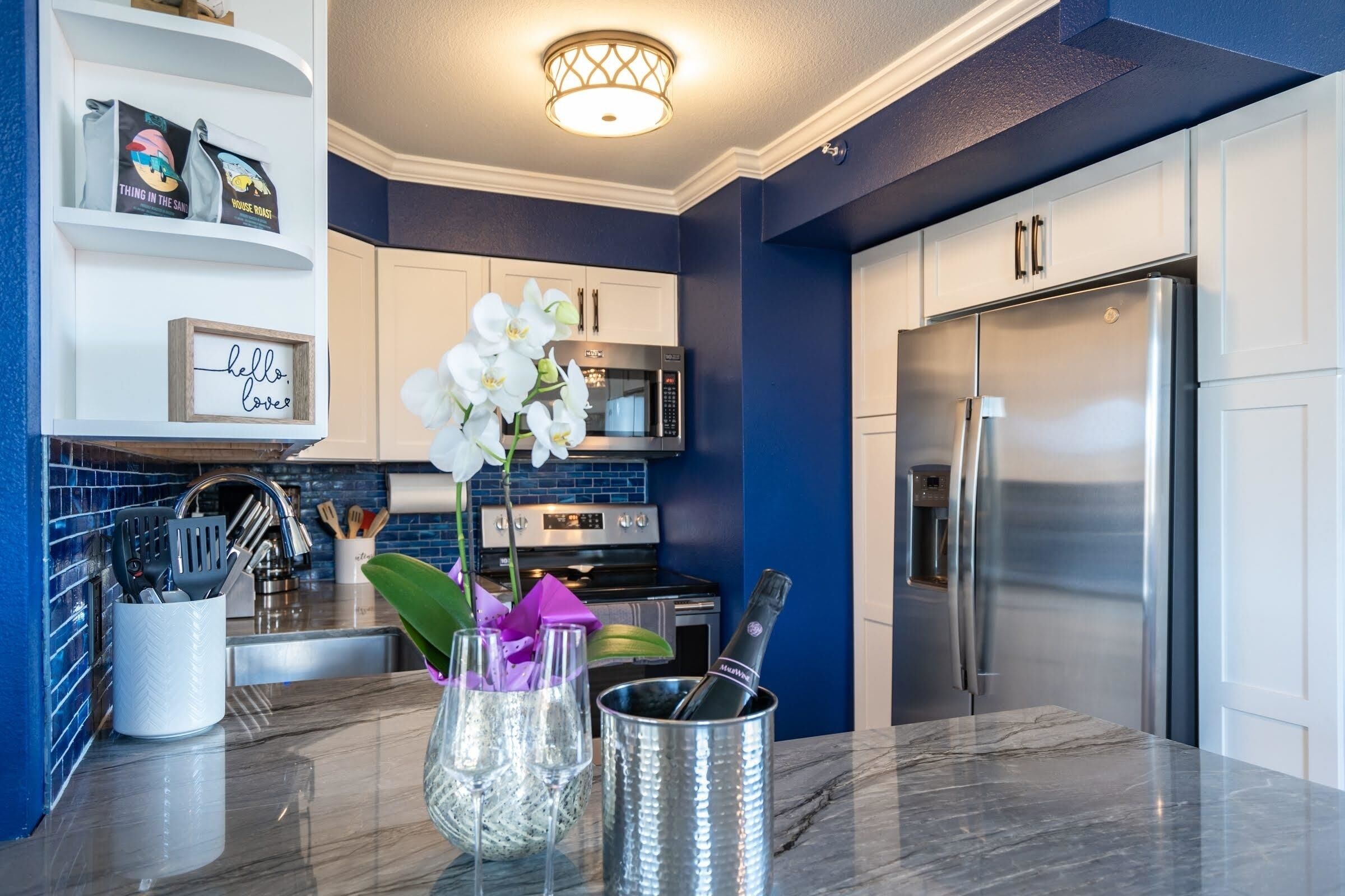 Microwave, stovetop, blender, cookware/dishes/utensils