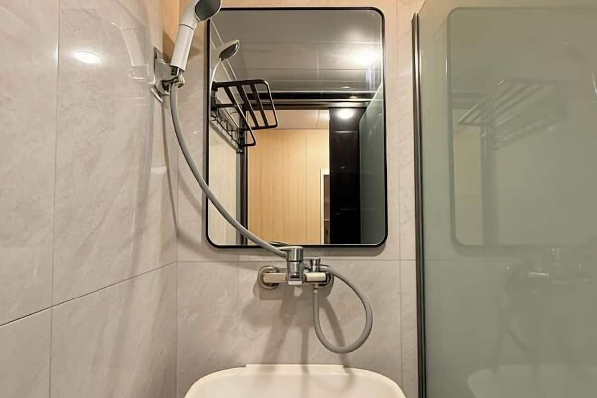 Bathroom | Shower, free toiletries