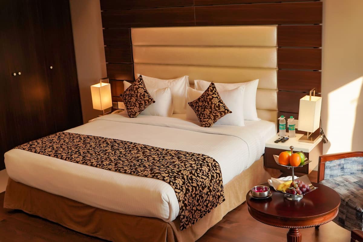 Suite | 1 bilik tidur, peti besi dalam bilik, meja, langsir/tirai gelap terus