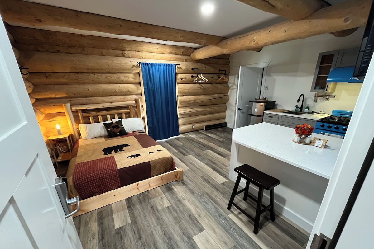 Signature-Studiosuite, barrierefrei, Balkon | Hochwertige Bettwaren, kostenloses WLAN, Bettwäsche