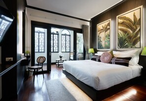 Individually decorated, individually furnished, desk, laptop workspace - BAAN125 STAY (Phuket)