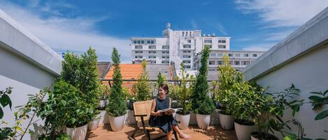 Individually decorated, individually furnished, desk, laptop workspace