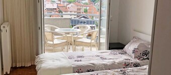 Central Private Apartment with Views