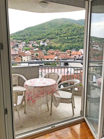 Central Private Apartment with Views