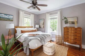 2 bedrooms, desk, iron/ironing board, WiFi - Harvest Moon by Minty Living (Atlanta)