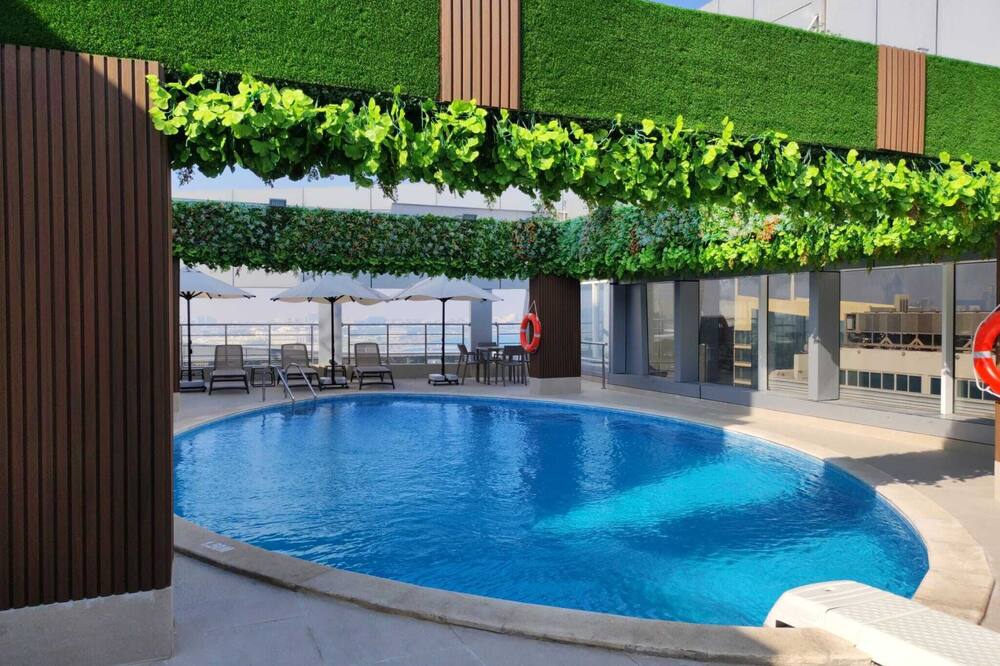 GLORIA HOTEL AND SUITES