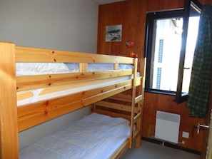 2 bedrooms