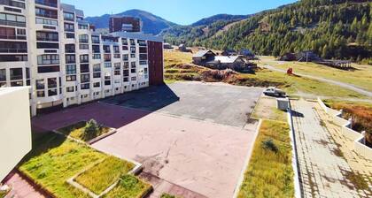 3-bedroom apartment at the slopes with garage and Wi-Fi