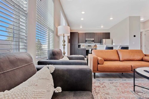 Stylish 2 bedroom townhome
