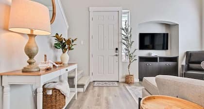Sophisticated 3 bedroom townhome