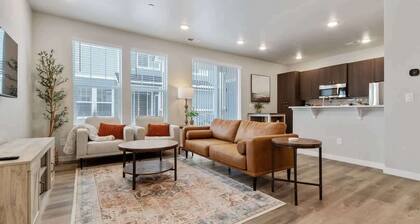 | Hounslow way | Elegant 2 bedroom townhome | Namp