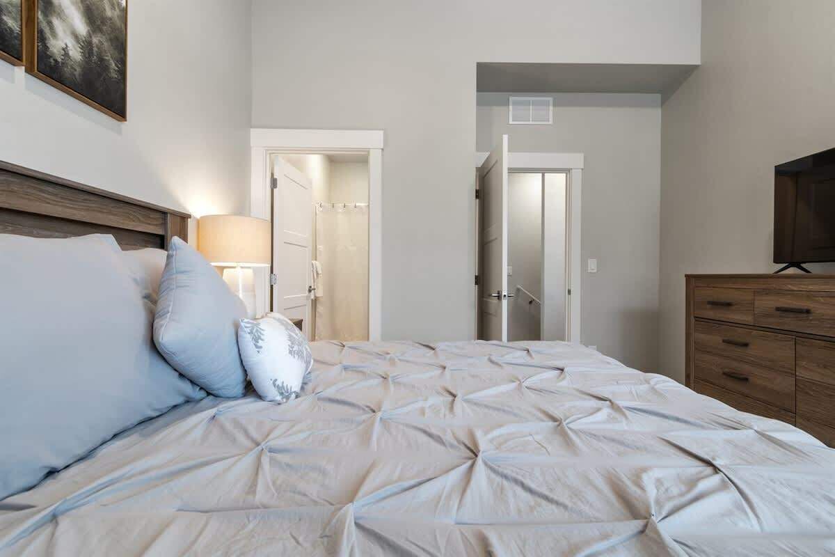 2 chambres, fer et planche à repasser, lit de bébé portatif, Wi-Fi