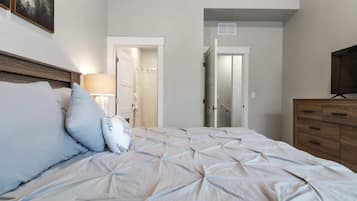 2 chambres, fer et planche à repasser, lit de bébé portatif, Wi-Fi