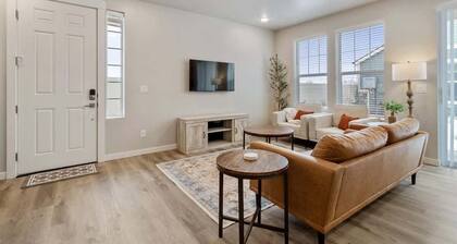 Elegant 2 bedroom townhome