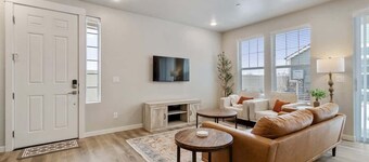 Elegant 2 bedroom townhome