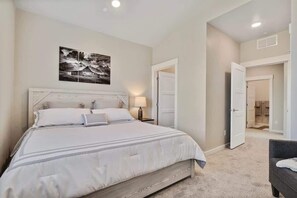 3 Schlafzimmer, Bügeleisen/Bügelbrett, Reisekinderbett, WLAN