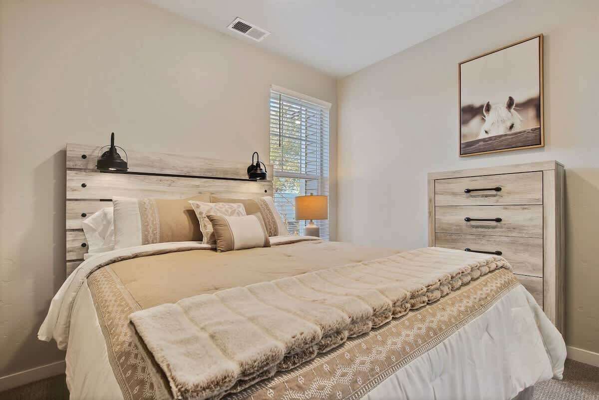 3 bedrooms, iron/ironing board, travel crib, WiFi