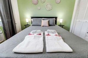 1 habitación, tabla de planchar con plancha, wifi gratis y ropa de cama 