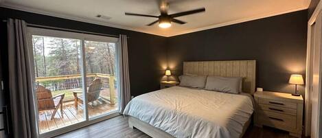 4 室のベッドルーム、WiFi、ベッドシーツ