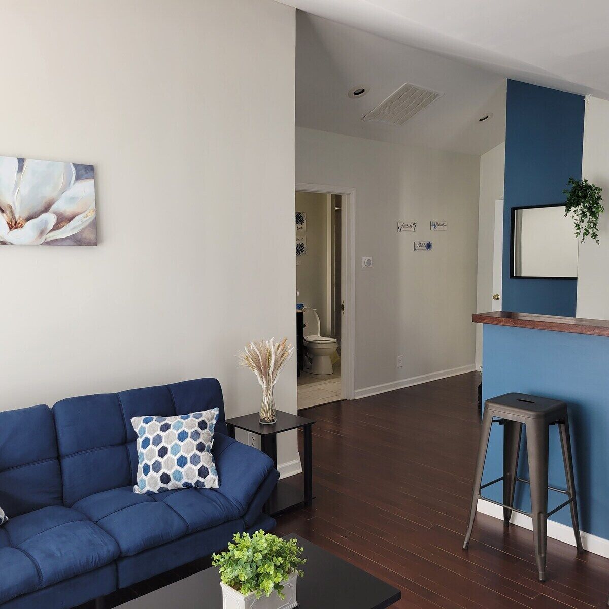 Modern 1 Bd -5 Min to Downtown & IU Methodist!
