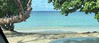 180° Sea Views, Luxurious Villa, Walk to secluded beach or beach bar