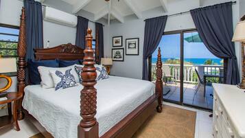 4 bedrooms, desk, free WiFi, bed sheets
