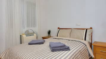 3 slaapkamers, een strijkplank/strijkijzer, gratis wifi, beddengoed