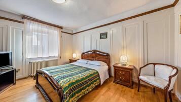 2 camere, una scrivania, Wi-Fi gratuito, lenzuola